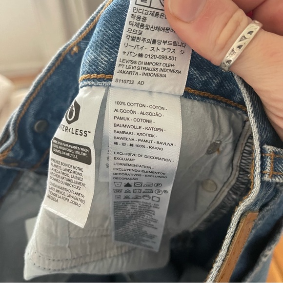 NWOT Levi’s Wedgie Straight Jeans - Picture 3 of 4